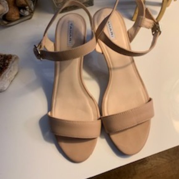 Tahari 3 inch heels with ankle straps - Picture 3 of 9